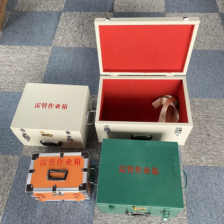 东海爆破工程作业箱如何选择？玻璃钢与传统材质的全面对比